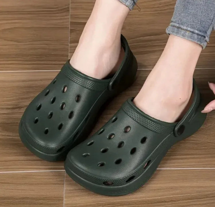 Summer Clogs for Men & Women – Lightweight Slip-On Garden Outdoor Slippers