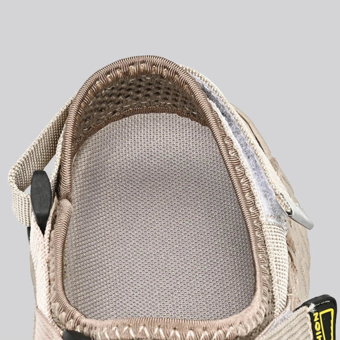 Men’s Outdoor Leather Sandals – Breathable Mesh, Rugged Grip, All-Day Comfort