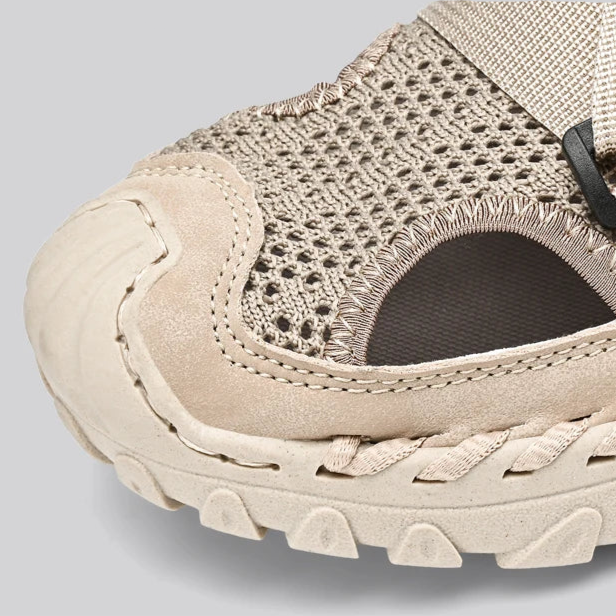 Men’s Outdoor Leather Sandals – Breathable Mesh, Rugged Grip, All-Day Comfort