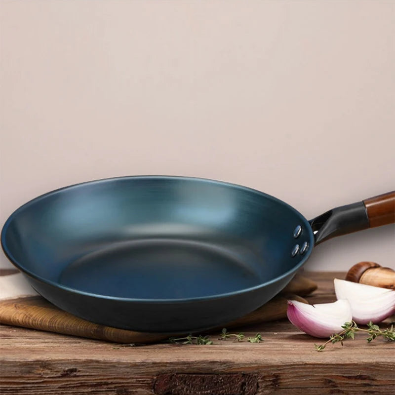 Coating-Free Iron Non-Stick Frying Pan – Great for Steak, Omelettes & Outdoor BBQs