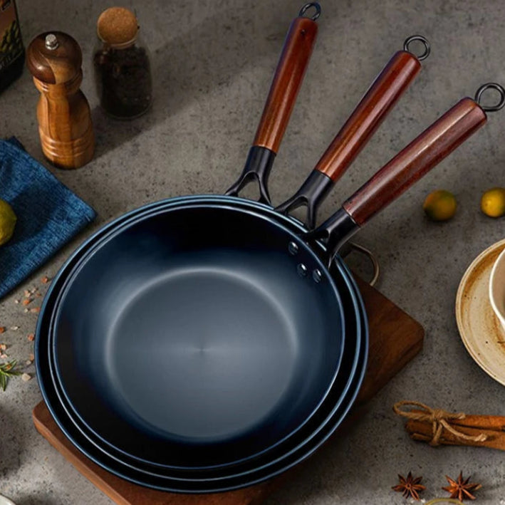 Coating-Free Iron Non-Stick Frying Pan – Great for Steak, Omelettes & Outdoor BBQs