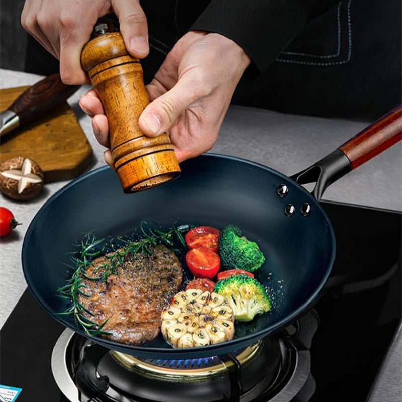 Coating-Free Iron Non-Stick Frying Pan – Great for Steak, Omelettes & Outdoor BBQs