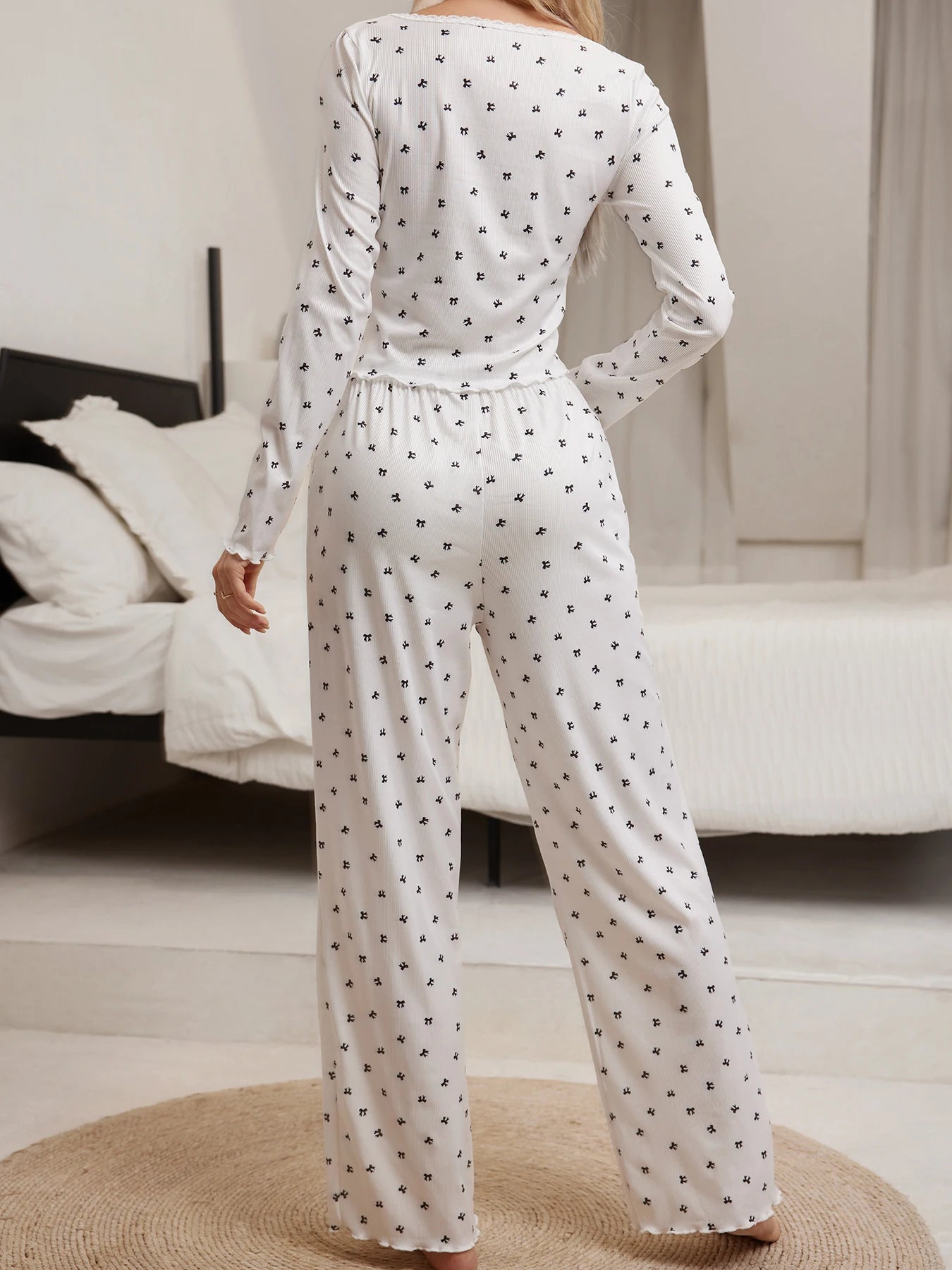 Cute Bowknot Print Pyjama Set – Full Sleeve Loungewear for Women, Autumn Nightwear