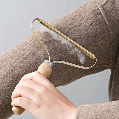 Portable Wooden Lint Remover – Manual Pet Hair & Fabric Shaver Brush Dealprice.co.uk